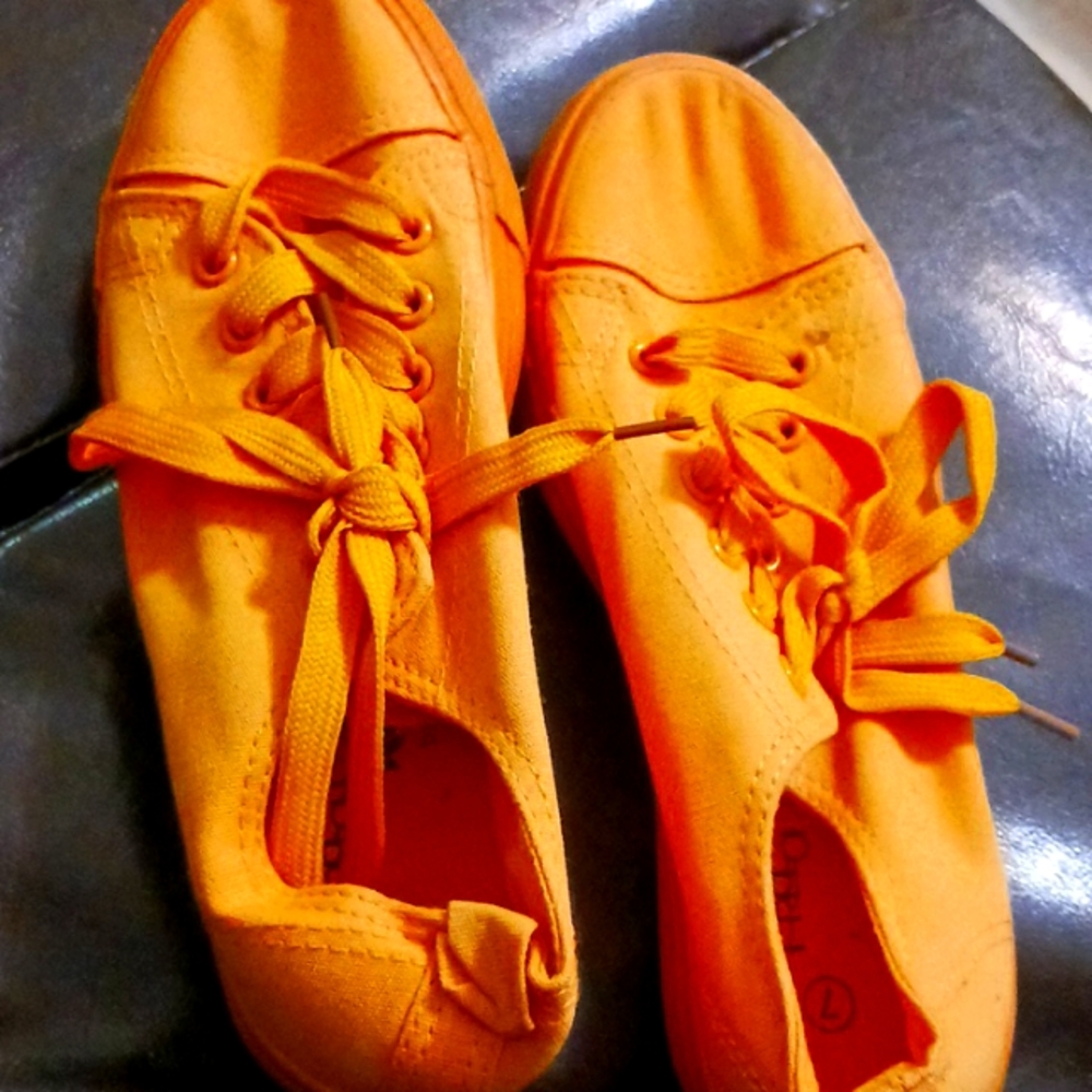 Size 7 Orange Free choice sneakers